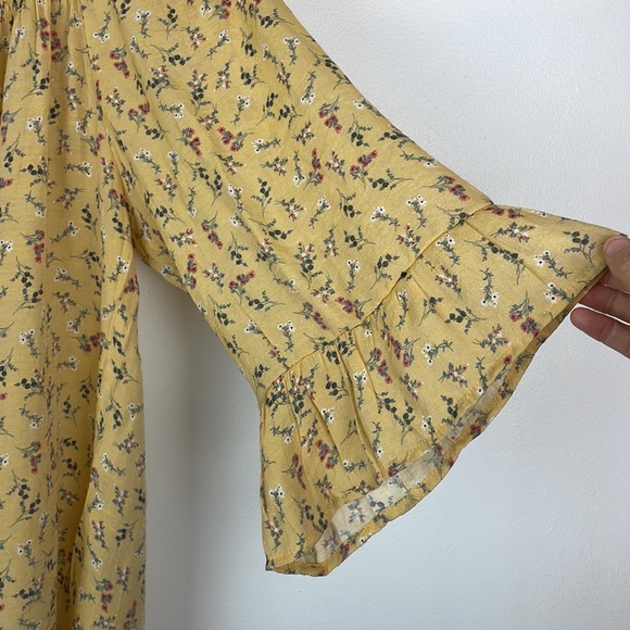 Women’s Zac & Rachel Blouse Size 2X Color Yellow with Floral Print - Picture 6 of 10